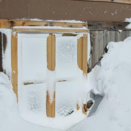 2007 Shackleton's 'Nimrod' hut inspection, exterior, North wall window