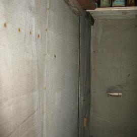 2010 Shackleton's 'Nimrod' hut inspection, interior, Shackleton's Room