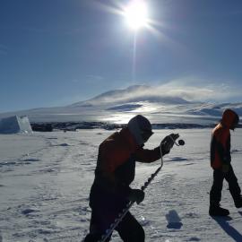 2010-11 Team preparing to measure the sea ice thickness