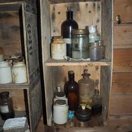 Medicinal artefacts, Shackleton's 'Nimrod' Hut (001)