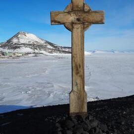 Vince's Cross on Hut Point (001)