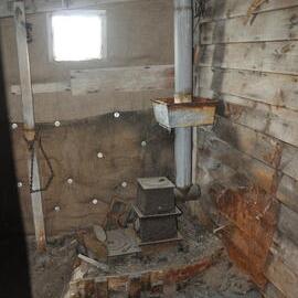 2013-14 Blubber stove in the Stables inside Scott's 'Terra Nova' hut, Cape Evans (002)