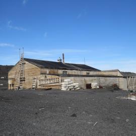 2022 Scott's 'Terra Nova' hut, exterior, viewed from North-east (002)