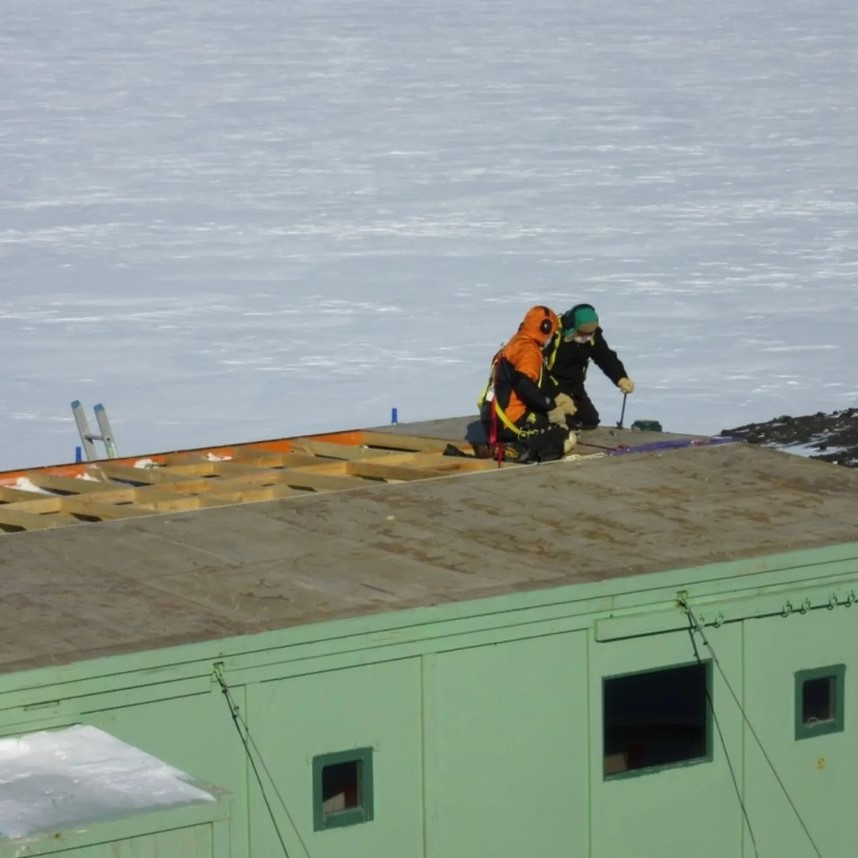 TAE/IGY hut - Reroofing