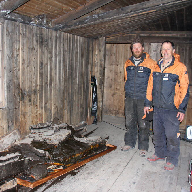 Preventing Blubber Ooze at ‘Discovery’ Hut 2021-22 Season